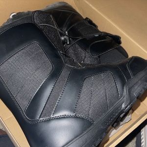 CODE: F16BA6MX10090001
RANGER BOA
COLOR:black 
SIZE:
US:9.0
BLACK
EU: 42.0